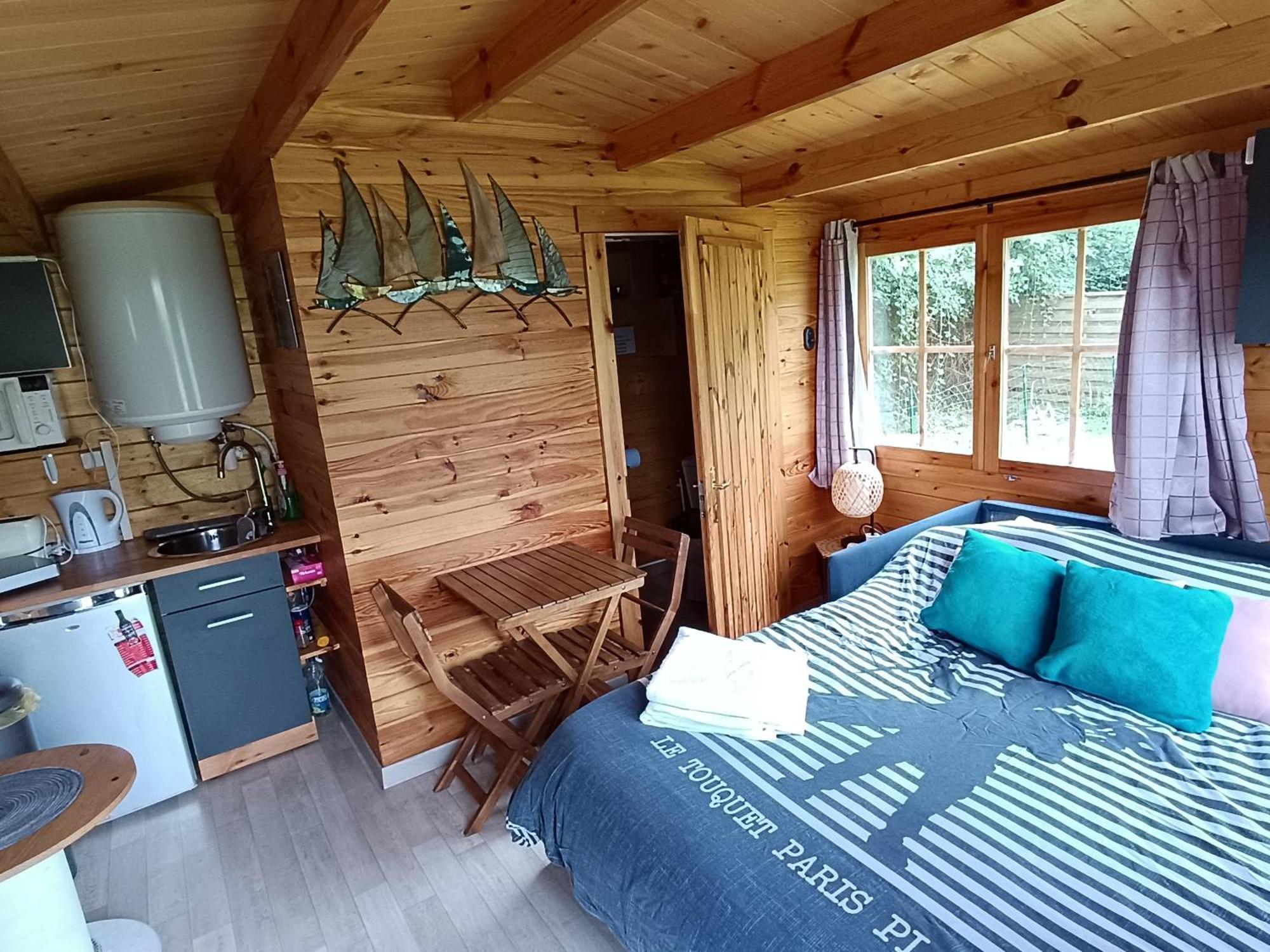 Gite Les Chalets Du Fliers Verton Meubles De Tourisme Classes 2 Etoiles Berck Room photo