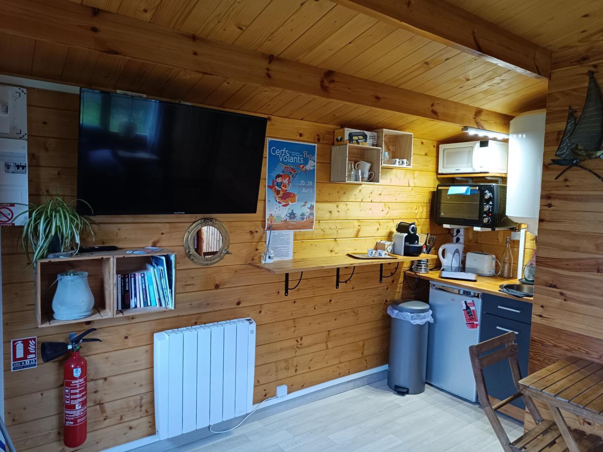 Gite Les Chalets Du Fliers Verton Meubles De Tourisme Classes 2 Etoiles Berck Room photo